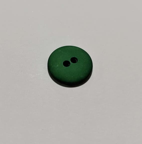 kelly none - Kelly Green Round 2 Hole Plastic Button - 20mm / 3/4 inch - Dill Buttons - Set of 4