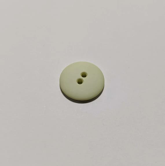 green none - Pale Green Round 2 Hole Plastic Button - 20mm / 3/4 inch - Dill Buttons - Set of 4