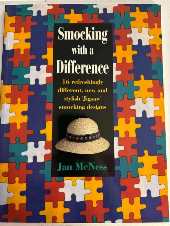 none - Smocking with a Difference book