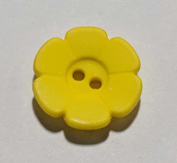 yellow none - Bright Yellow Daisy Flower Plastic Button - 15mm / 5/8 inch - Dill Buttons - Set of 4