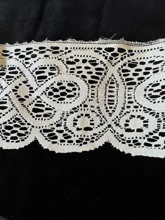 ivory lace - Vintage Ivory Wide Border Lace Trim 3.5" wide x 1.5 Yards