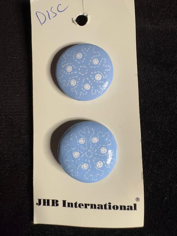 white none - Set of 2 Vintage 7/8" Blue & White Snowflake Plastic Buttons on Card