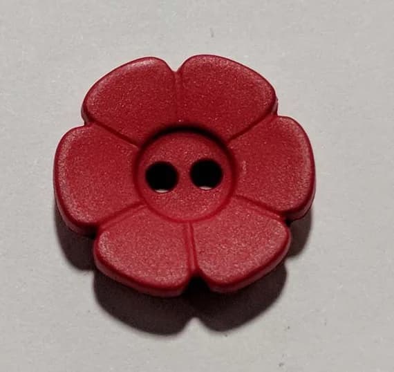 red none - Red Daisy Flower Plastic Button - 15mm / 5/8 inch - Dill Buttons - Set of 4