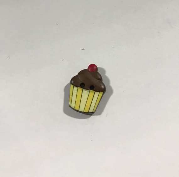 none - Chocolate Cupcake Plastic Button 20mm/ 13/16" - Dill Buttons Brand