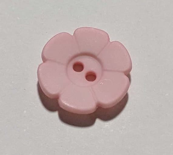 pink none - Pink Daisy Flower Plastic Button - 15mm / 5/8 inch - Dill Buttons - Set of 4