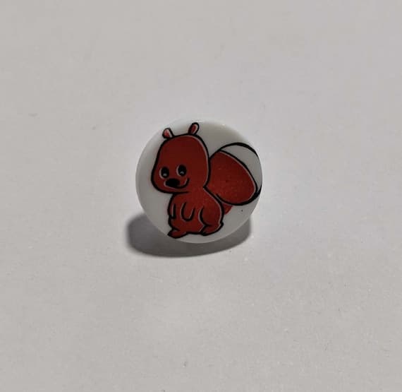 none - Squirrel / Chipmunk Plastic Button 14mm / 9/16" - Dill Buttons