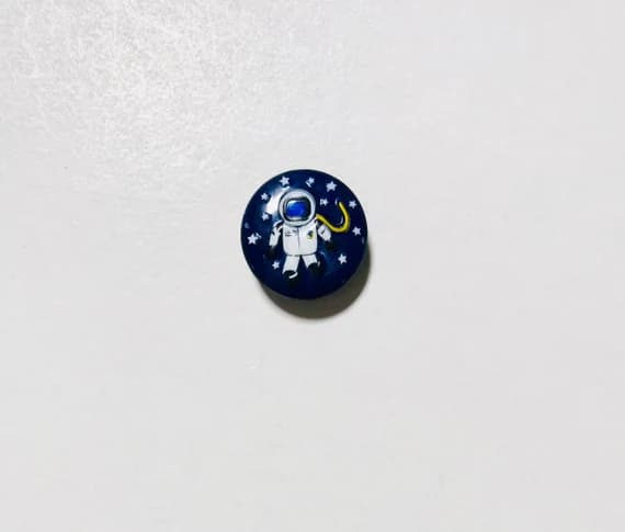 none - Space Astronaut Plastic Button - 18mm / 11/16" - Dill Buttons Brand
