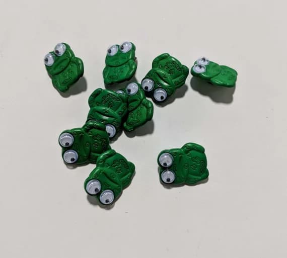 none - Frog Plastic Button - 20mm / 13/16" Dill Buttons