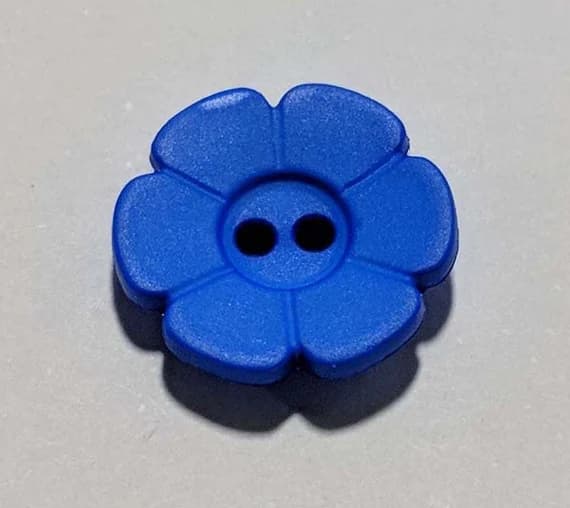 royal none - Royal Blue Daisy Flower Plastic Button - 15mm / 5/8 inch - Dill Buttons - Set of 4