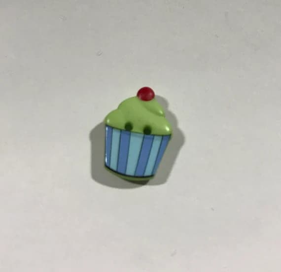 green none - Blue & Green Cupcake Plastic Button 20mm/ 13/16" - Dill Buttons Brand