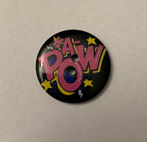 none - set of 2 Comic Book Ka-Pow Plastic Button - 22mm / 7/8" - Made in France
