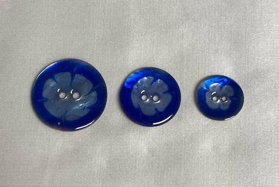 blue none - Italian Dyed Blue Natural Shell MOP Pearl Button (3 Sizes to Choose From)