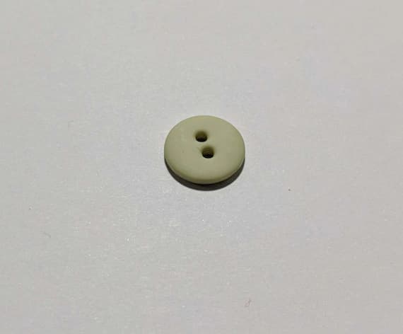 green none - Pale Green Round 2 Hole Plastic Button - 13mm / 1/2 inch - Dill Buttons - Set of 4