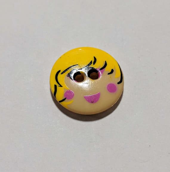 none - Blonde Doll Face Plastic Button - 18mm / 11/16" - Dill Buttons