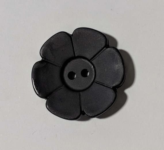 black none - Daisy Black Flower Plastic Button - 28mm / 1 1/8 inch - Dill Buttons - Set of 2