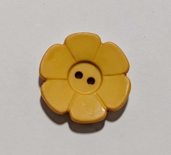 gold none - Daisy School Gold Flower Plastic Button - 28mm / 1 1/8 inch - Dill Buttons - Set of 2