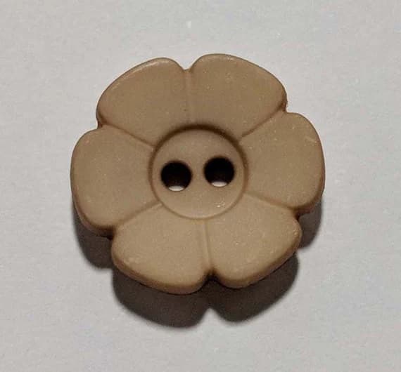 beige none - Daisy Beige Flower Plastic Button - 15mm / 5/8 inch - Dill Buttons - Set of 4