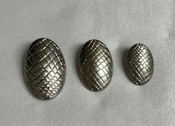 silver none - Silver Crocodile Reptile Metal Oval Button (3 Sizes to Choose From)