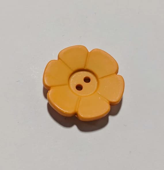 orange none - Daisy Orange Flower Plastic Button - 28mm / 1 1/8 inch - Dill Buttons - Set of 2