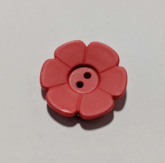 red none - Daisy Bright Red Flower Plastic Button - 28mm / 1 1/8 inch - Dill Buttons - Set of 2