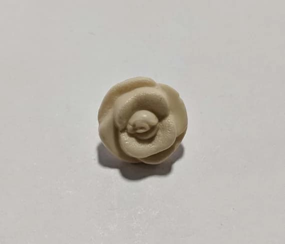beige none - Beige Rose Flower Plastic Button - 15mm /1/2 inch - Dill Buttons - Set of 2